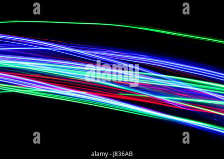 Multi farbige Licht Malerei Fotografie, swoosh Linien vor schwarzem Hintergrund Stockfoto