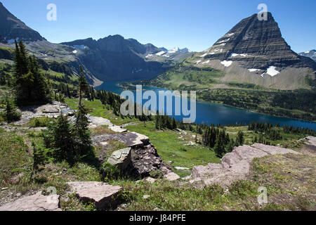 Versteckten See mit Bearhat Berg, Glacier Nationalpark, Rocky Mountains, Montana, USA Stockfoto