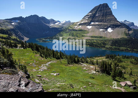 Versteckten See mit Bearhat Berg, Glacier Nationalpark, Rocky Mountains, Montana, USA Stockfoto