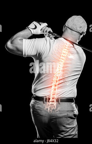 Digital erzeugte Bild der Golfer spielen auf schwarzem Hintergrund Stockfoto