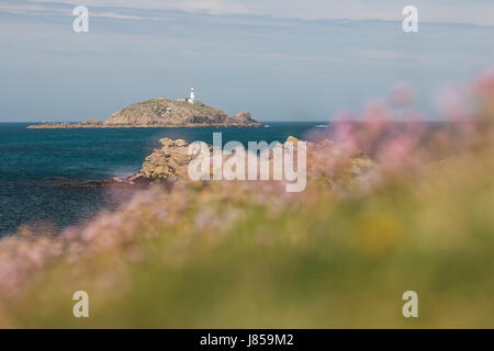 Warme sonnige Wetter auf der Insel St. Martin in die Isles of Scilly, die Großbritanniens heißesten Tag des Jahres im Jahr 2017. Stockfoto