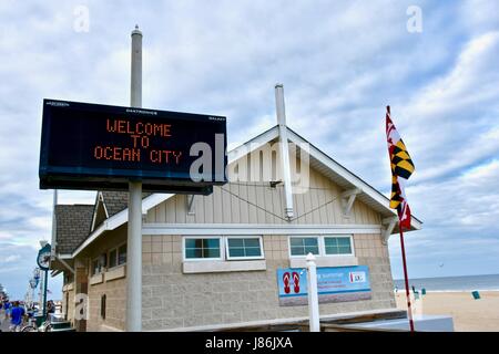 Ocean City, Maryland. 27. Mai 2017. Willkommen Sie bei Ocean City Zeichen auf der Boadwalk. Photo Credit: Jeramey Lende/Alamy Live-Nachrichten Stockfoto