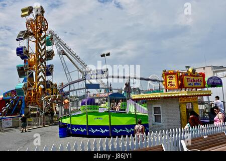 Ocean City, Maryland. 27. Mai 2017. Touristen und Urlauber Enjoyign Themenpark auf dem Ocean City Boardwalk. Photo Credit: Jeramey Lende/Alamy Live-Nachrichten Stockfoto