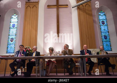 Maidenhead, UK. 27. Mai 2017. Gerard Batten, UKIP Kandidat für den Wahlkreis Maidenhead beantwortet eine Frage bei einer Veranstaltung von Versammlungen für den bevorstehenden Parlamentswahlen in der High Street Methodist Church. Bildnachweis: Mark Kerrison/Alamy Live-Nachrichten Stockfoto