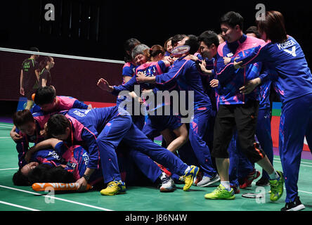 Gold Coast, Australien. 28. Mai 2017. Team-Mitglieder von Südkorea feiert den Sieg nach dem Finale zwischen China und Südkorea auf insgesamt BWF Sudirman Cup 2017 in Gold Coast, Australien, 28. Mai 2017. Südkorea beanspruchte den Titel mit 3: 2 auf Aggregat. Bildnachweis: Lui Siu Wai/Xinhua/Alamy Live-Nachrichten Stockfoto