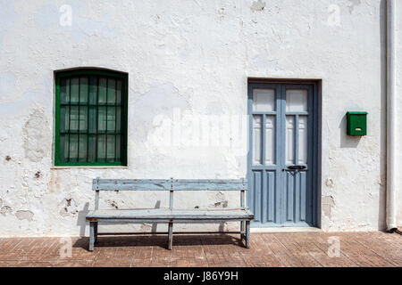 Almeria, Spanien - Mai 21: Häuser im Dorf Almadraba des Monteleva, in der Nähe der Ausbeutung von Salz in den natürlichen Park Cabo de Gata, Almeri Stockfoto