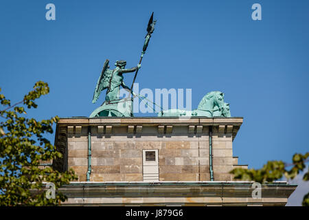 Quadriga auf dem Brandenburger Tor (Brandenburger Tor) in Berlin, Deutschland Stockfoto