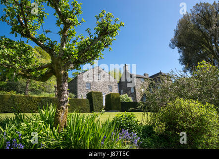 Plas Brondanw Gärten in der Nähe von Garreg, Nordwales. Ein schöner Garten von Clough Williams-Ellis erstellt. Stockfoto