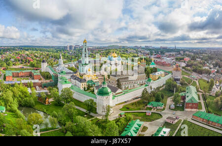 Trinity Lawra der St. Sergius - Panorama Luftbild in Sergiev Posad, Gebiet Moskau, Russland Stockfoto