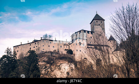 Campo Taufers, Italien - 26. Dezember 2016: Burg Taufers in Taufers, Ahrntal, Italien Valle. Stockfoto