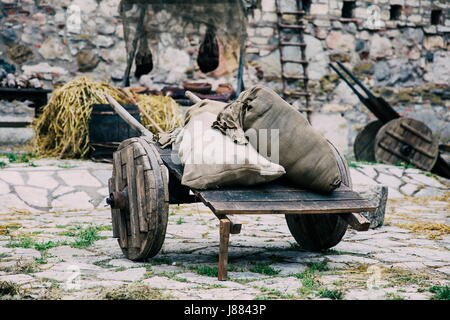 Blick auf alte Karre in Smederevo Festung in Serbien Stockfoto