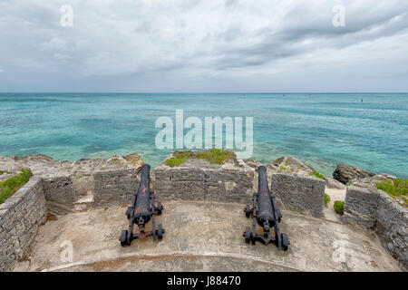 Kanonen an den Toren fort Bei der Einfahrt in den Hafen von St. Georges, Bermuda. 26/5/2017 Stockfoto