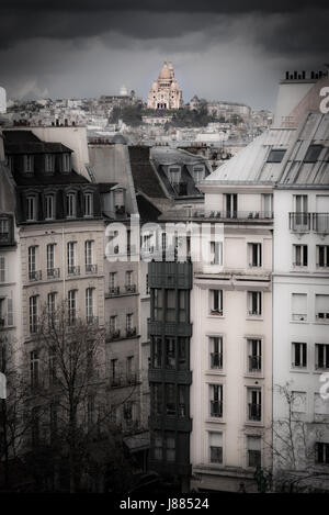 Die Skyline von Paris in Richtung der Basilicia der Sacré Coeur Stockfoto