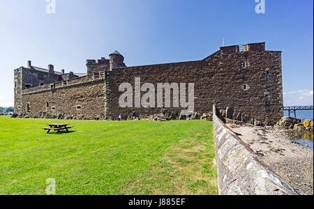 Blackness Castle in schottischen Dorf Schwärze von den Firth of Forth in der Nähe von Linlithgow Scotland UK Stockfoto