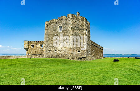 Blackness Castle in schottischen Dorf Schwärze von den Firth of Forth in der Nähe von Linlithgow Scotland UK Stockfoto