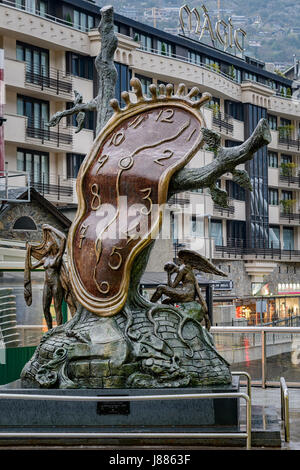 Adel von Zeit, La Noblesse du Temps, Skulptur von Dalí, Andorra La Vella, Andorra. Stockfoto