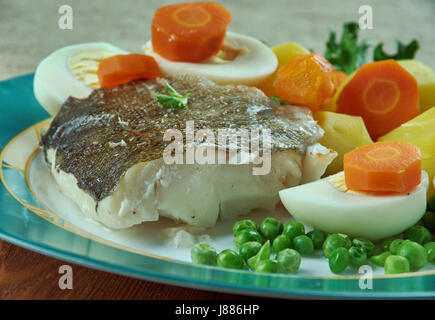 Bacalhau com Todos - portugiesisches Gericht von Kabeljau Stockfoto