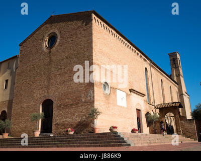 Kirche Sant'Agostino und San Gimignano Stockfoto