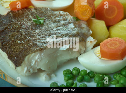 Bacalhau com Todos - portugiesisches Gericht von Kabeljau Stockfoto