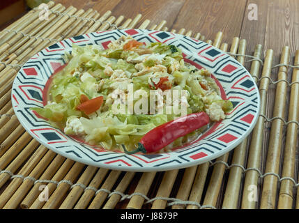 Machha Chhencheda - Fisch-Curry, Oriya nicht-vegetarisches Gericht mit zerkleinerten Fisch Köpfe zusammen mit Gemüse gemacht. Stockfoto