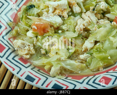 Machha Chhencheda - Fisch-Curry, Oriya nicht-vegetarisches Gericht mit zerkleinerten Fisch Köpfe zusammen mit Gemüse gemacht. Stockfoto