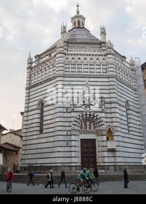 Pistoia Baptisterium in Piazza del Duomo Stockfoto