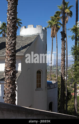 Palmen, die umliegenden Türmen Haus in Silver Lake District von Los Angeles, Kalifornien Stockfoto