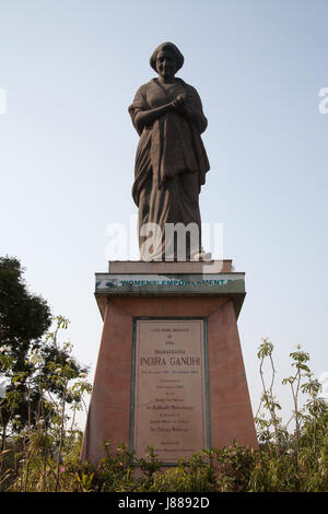 Eine Statue von Indira Gandhi in Victoria Garden Kolkata - Kalkutta - West Bengal Indien Stockfoto