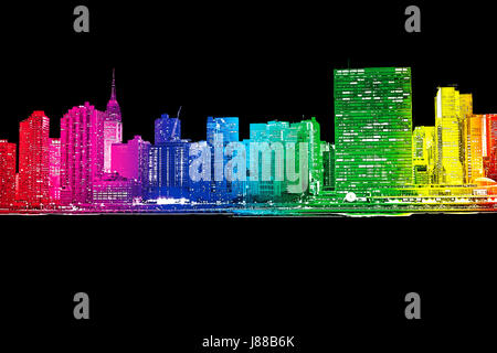 New York City Skyline am Wasser. Blick zum Empire State building, UN Builoding schwarz / weiß Stockfoto