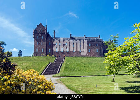 Brodick Castle Garden und Country Park über der Bucht von Brodick auf schottische Insel Arran in North Ayrshire Scotland UK Stockfoto