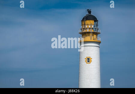 Im oberen Abschnitt von Scheunen Nest Leuchtturm in der Nähe von Dunbar, John Muir, East Lothian, Schottland, Großbritannien, mit blauem Himmel am Tag Sommer Stockfoto