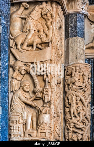 Kroatien Dalmatien Trogir (Trau) Kathedrale des Heiligen Laurentius (St John Kathedrale) - (Katedrala Sv. Lovre) das romanische Portal - insbesondere Stockfoto