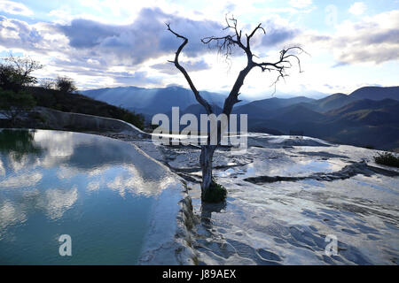 Thermische Mineral Spring Hierve el Agua Stockfoto