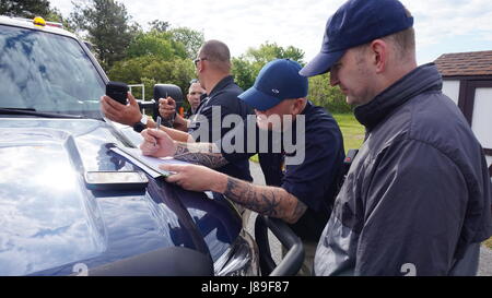 Der Bezirk von Kolumbien National Guard des 33. Civil Support Team (CST) beteiligen sich an einem Federal Emergency Management Agency (FEMA) Region III Multi-CST Übung 8 – 12. Mai in Lewes, Delaware. Mitglieder trainiert neben Mitglieder der Nationalgarde-Einheiten von fünf weiteren Staaten (Delaware, Maryland, Pennsylvania, Virginia und West Virginia), Testmöglichkeiten in Umfrage, Analytik, Dekontamination, Kommunikation und Kommando für Operationen. Stockfoto