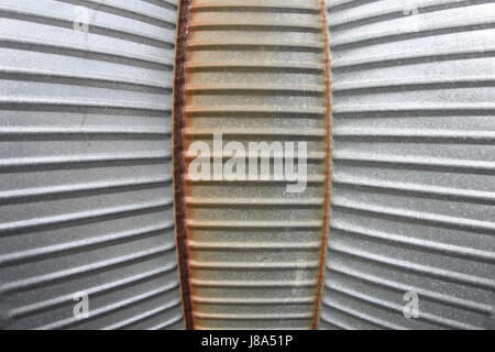 alten Wellpappe Abstellgleis, perfekt für einen Hintergrund Stockfoto