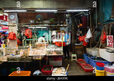 Fischhändler Stall auf dem Kowloon in Hong Kong Stockfoto