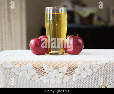 27. Mai 2017: Äpfel und Orangen. Columbus, Ohio. Brent Clark/Alamy Live-Nachrichten Stockfoto