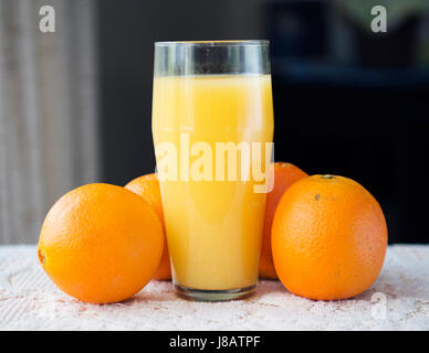 27. Mai 2017: Äpfel und Orangen. Columbus, Ohio. Brent Clark/Alamy Live-Nachrichten Stockfoto