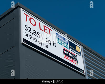 Immobilien Makler Lager und Büro Industrieanlagen, Zeichen zu lassen Stockfoto