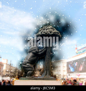 Digital Imagegewinn Bär und Beere Baum Statue fotografiert das Symbol der Stadt Madrid im Puerta del Sol, Madrid, Spanien Stockfoto