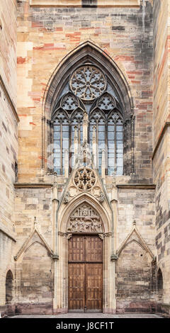 Église St-Martin, manchmal genannt Colmar Kathedrale, eine gotische mittelalterliche Kirche (1235-1365) Elsass/Frankreich, Europa Stockfoto