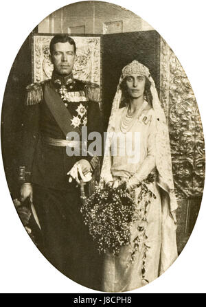 Gustaf VI. Adolf von Schweden, König von Schweden von 1950 bis 1973, war bekannt für seine Beiträge zur Kunst und Archäologie. Lady Louise Mountbatten, eine britische Aristokratin, war seine Frau. Sie waren bekannt für ihre Rolle im europäischen Königshaus und für ihre kulturellen Engagements. Stockfoto