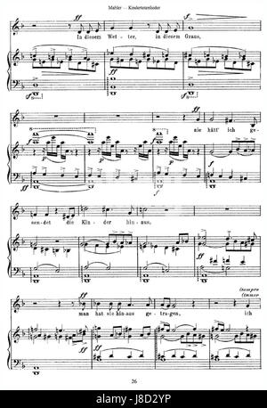 Mahlers Kindertotenlieder ist ein 1901 komponierter Liederzyklus, der das emotionale Gewicht von Trauer und Verlust widerspiegelt. Der Zyklus basiert auf Gedichten von Friedrich RÃ¼ckert, die tiefe Trauer und Trauer über den Tod von Kindern zum Ausdruck bringen. Die Musik kombiniert orchestrale und stimmliche Elemente, um ein tiefes Gefühl von Tragödie und Emotionen zu vermitteln. Stockfoto
