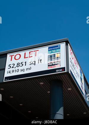 Immobilien Makler Lager und Büro Industrieanlagen, Zeichen zu lassen Stockfoto