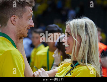 Berlin, Deutschland. 27. Mai 2017. Deutscher Fußball-Cup-Finale 2017, Berlin, 27. Mai 2017 Top-Model Scarlett GARTMANN, Freundin von Marco REUS, BVB 11 BORUSSIA DORTMUND - EINTRACHT FRANKFURT 2-1 Final deutsche Fußball Cup 2017, DFB-Pokal, Berlin, Deutschland 27. Mai 2017 Credit: Peter Schatz/Alamy Live News Stockfoto