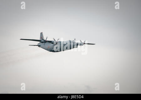 27. Mai 2017 - Tambow, Tambow, Russland - 27. Mai in der Stadt Tambov (Russland) den traditionellen Urlaub Show fand. Das Publikum sah die russische Flugzeuge TU - 95 MS, IL - 78, an - 12, TU - 134A, TU - 134 UBL, sowie die Leistung der Luftfahrt Gruppe Kunstflug russische Luftwaffe '' Falcons of Russia'' auf SU Â €"30 (Credit-Bild: © Aleksei Sukhorukov über ZUMA Draht) Stockfoto