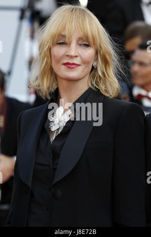 Uma Thurman besucht die hatte "Après Une Histoire Vraie / basierend auf einer wahren Geschichte" Premiere während der 70. Cannes Film Festival im Palais des Festivals am 27. Mai 2017 in Cannes, Frankreich | weltweite Nutzung Stockfoto