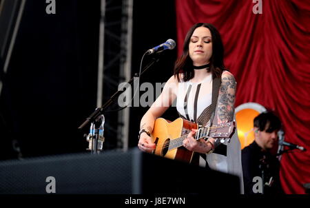 Southampton, Hampshire, UK. 28. Mai 2017. Gemeinsamen Menschen Tag 2 - schottische Sängerin und Songwriterin Amy Macdonald erklingt in gemeinsamen Menschen Southampton, 28. Mai 2017, Hampshire, UK Credit: DFP Photographic/Alamy Live News Stockfoto