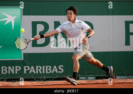 Paris, Frankreich. 28. Mai 2017. Yuichi Sugita (JPN) Tennis: Yuichi Sugita Japans während der Herren Einzel erstes Vorrundenspiel des French Open Tennis-Turnier gegen Steve Johnson USA in Roland Garros in Paris, Frankreich. Bildnachweis: AFLO/Alamy Live-Nachrichten Stockfoto