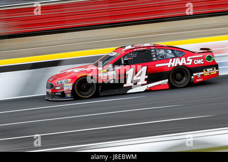 Charlotte, NC, USA. 28. Mai 2017. Monster Energy NASCAR Cup Series Treiber Clint Bowyer (14) auf der Strecke während der Coca-Cola 600 auf dem Charlotte Motor Speedway in Charlotte, North Carolina. (Scott Kinser/Cal Sport Media) Bildnachweis: Csm/Alamy Live-Nachrichten Stockfoto